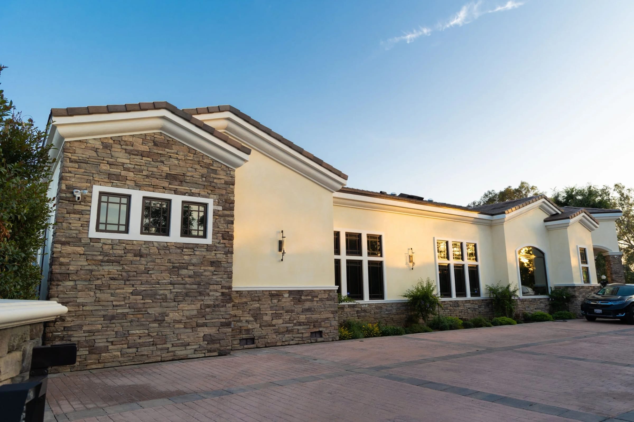 Glass pavilion estate